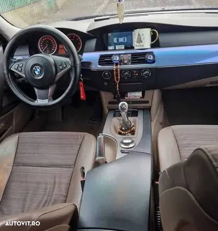 BMW Seria 5 520i Touring - 3