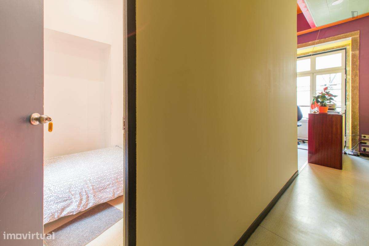 Quarto - localizado em Martim Moniz Lisbon - Grande imagem: 2/10