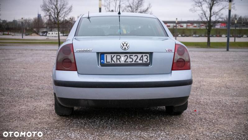 Volkswagen Passat 1.9 TDI Trendline - 14