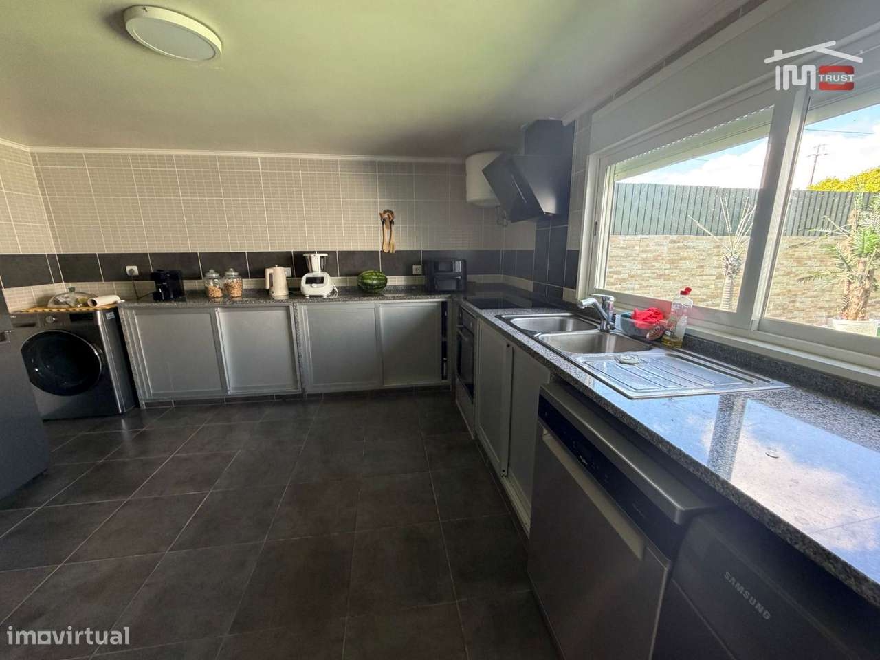 Moradia Isolada T3 + 2 em Palhais, Cozinha Equipada, Amplo Jardim, ...-12
