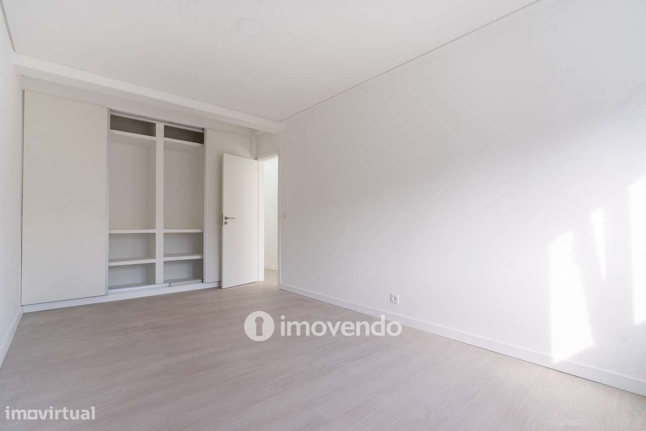 Apartamento T3 remodelado, com cozinha equipada, na Serra das Minas-22