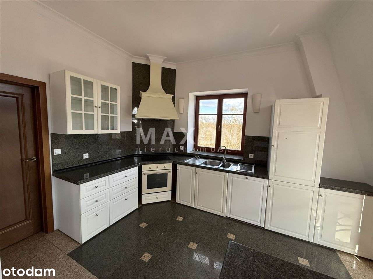 Wyjątkowy dwupoziomowy apartament w Konstancinie - Pełny obrazek: 2/15