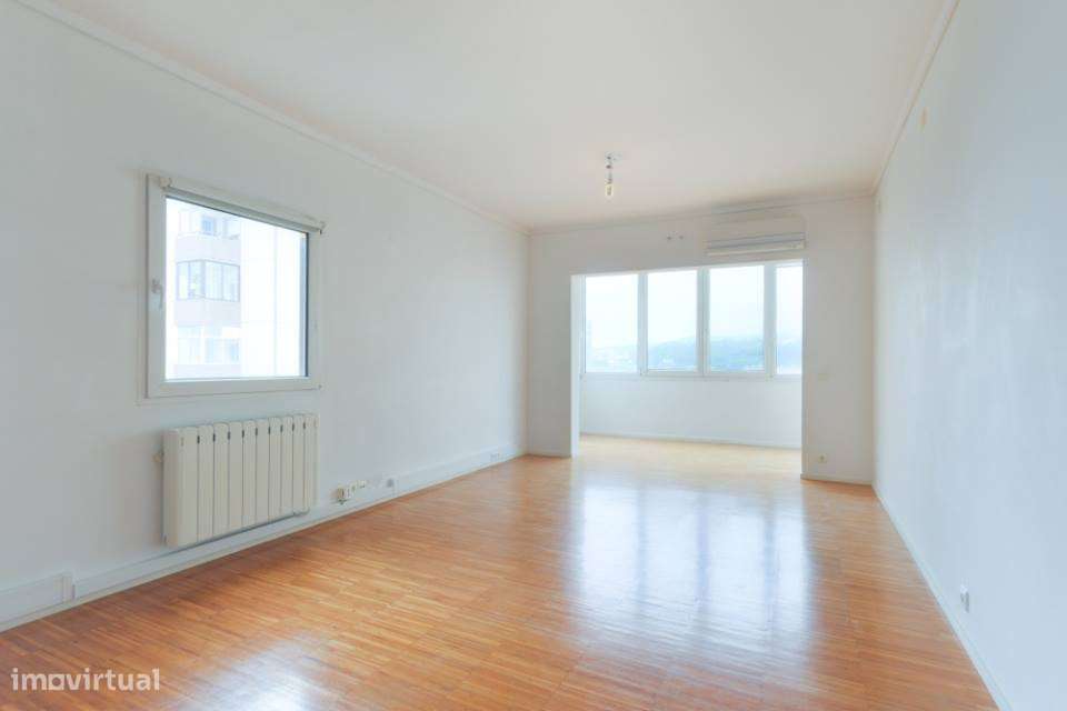 T3 Renovado em MIRAFLORES | ARRENDA-SE - Grande imagem: 3/10