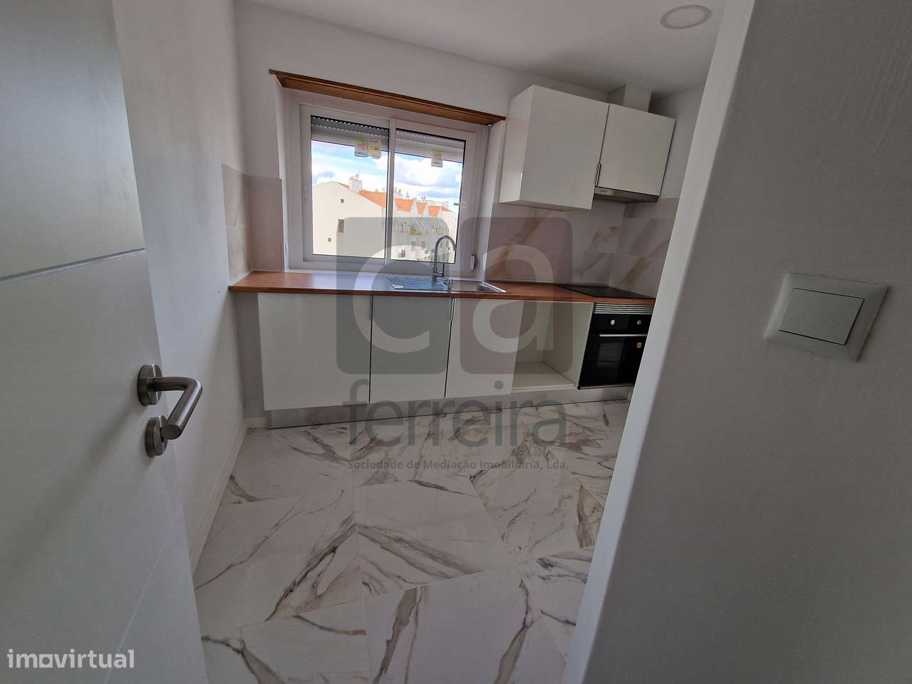 Apartamento T2 todo remodelado junto ao Shopping santarem-5