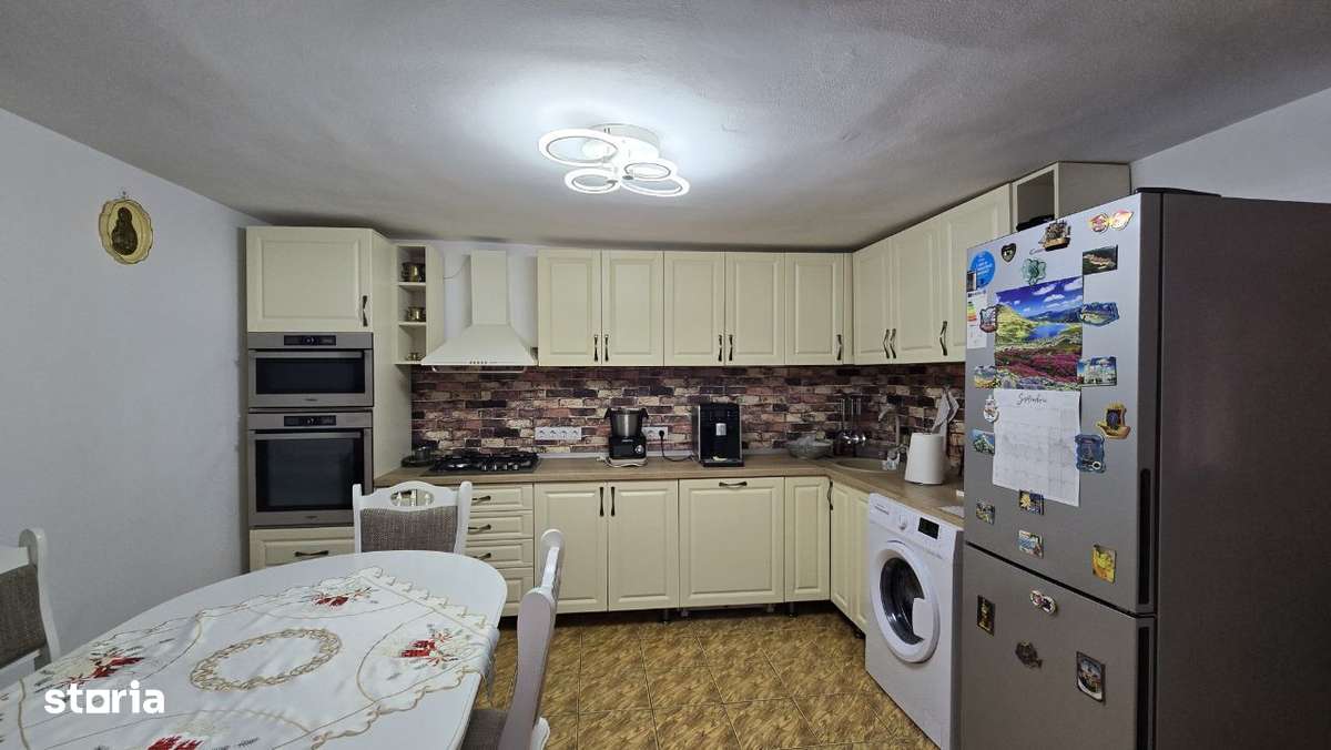 Casă cochetă pe Moșnei - Imagine principală: 5/19