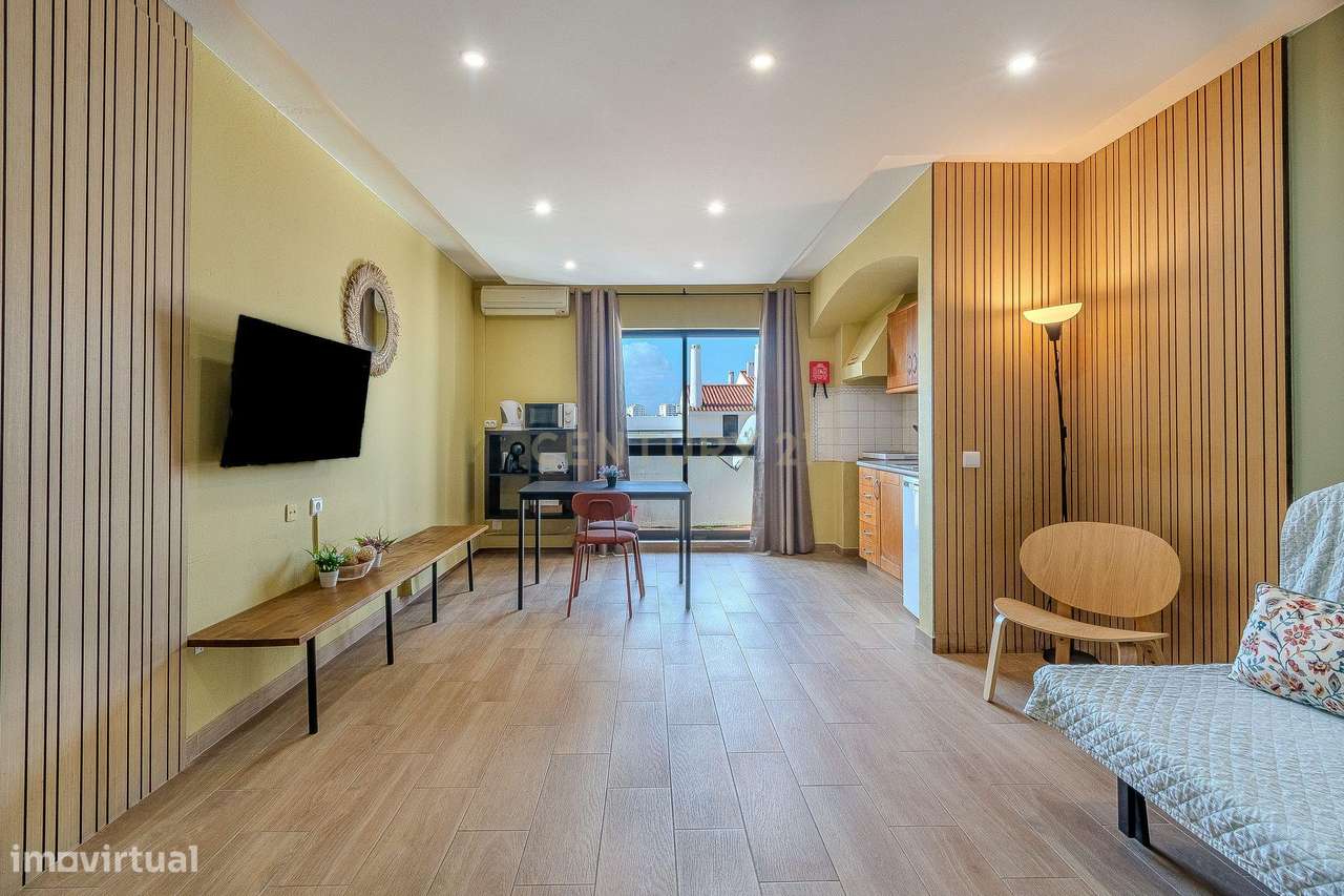 Apartamento T1 remodelado na zona de Oura, em Albufeira - Grande imagem: 3/17