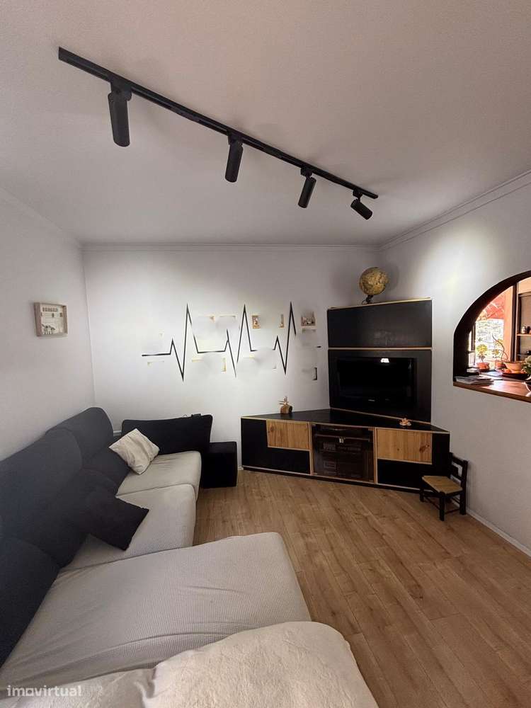 T3 RC Grande Terraço, Jardim, Fogão Lenha e Churrasqueira-17