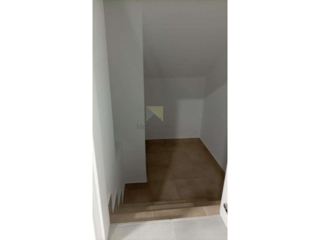 Moradia Geminada T3 + 1 - Fernão Ferro - Grande imagem: 4/16