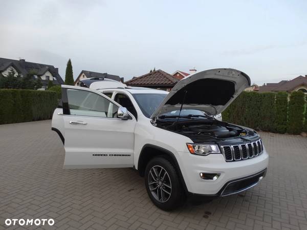 Jeep Grand Cherokee - 14