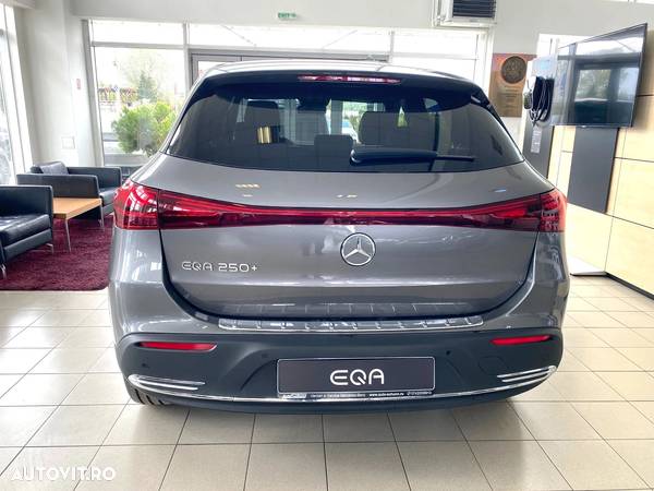 Mercedes-Benz EQA 250+ Electric Art - 6