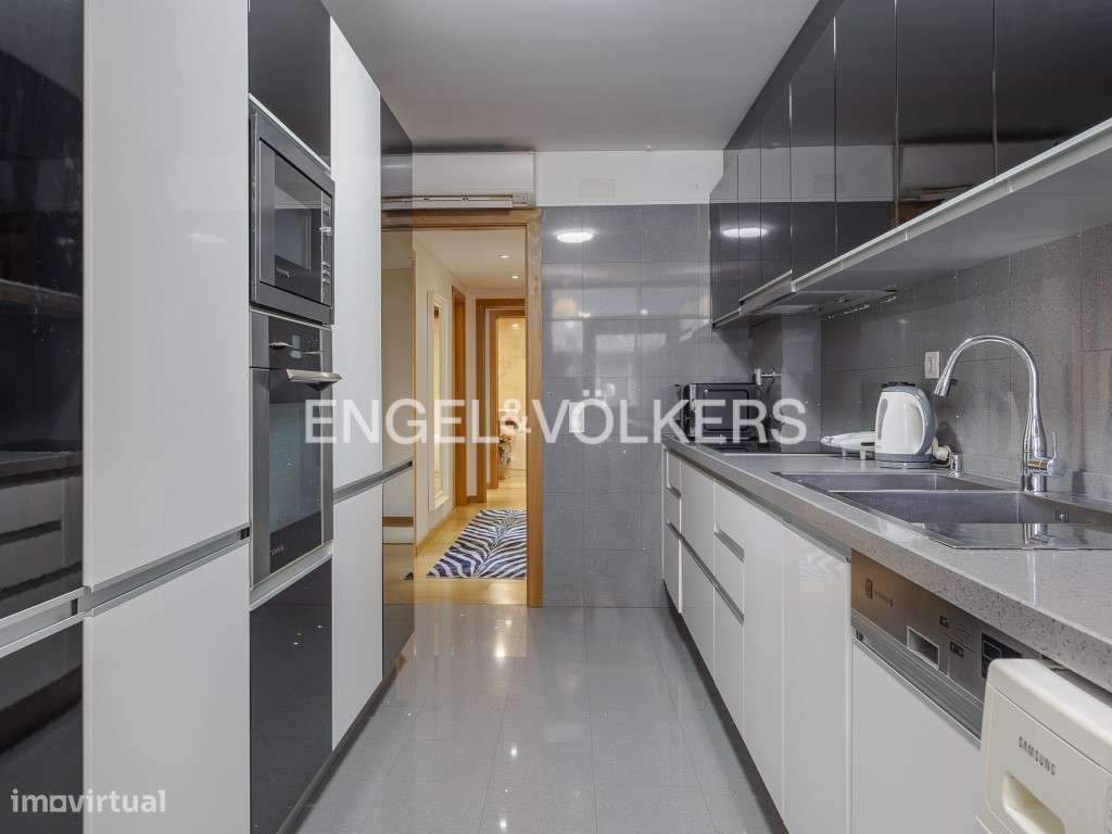 T2 com estacionamento em Entrecampos - Grande imagem: 3/31