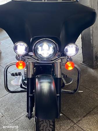 Harley-Davidson FLH Electra Glide - 8