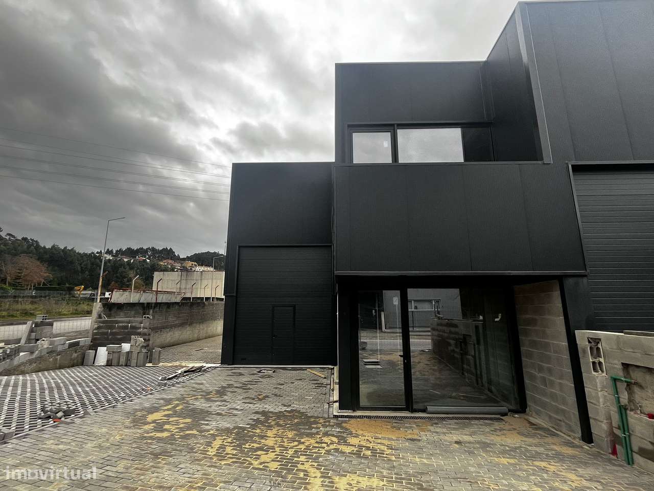 Armazéns Industriais na Zona Industrial da Gelfa – Oportunidade Única - Grande imagem: 3/14