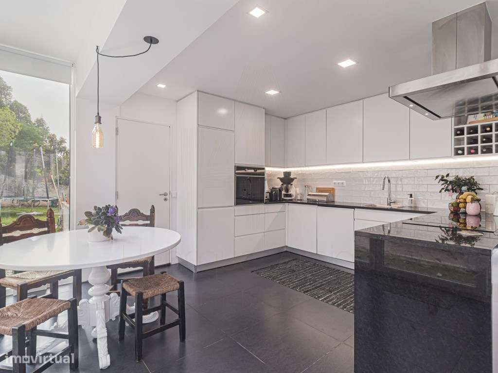 EXCLUSIVO | Moradia V6 de Sonho no Coração da Cotovia, Sesimbra-25