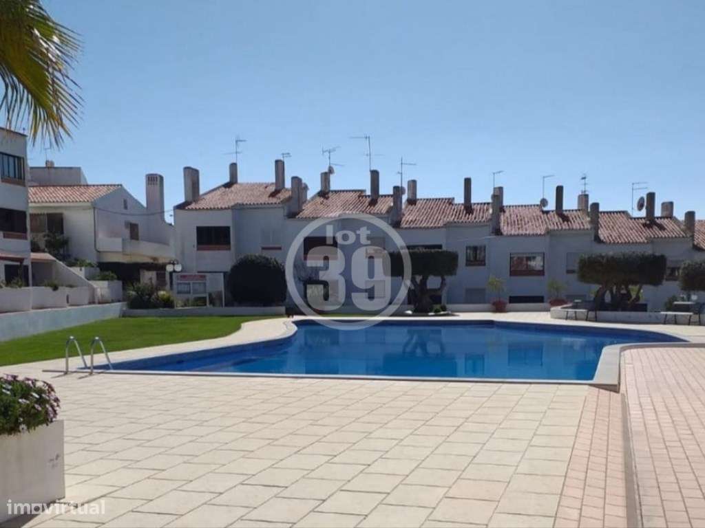 Apartamento duplex com 3 quartos, parqueamento privado e inserido n...-37