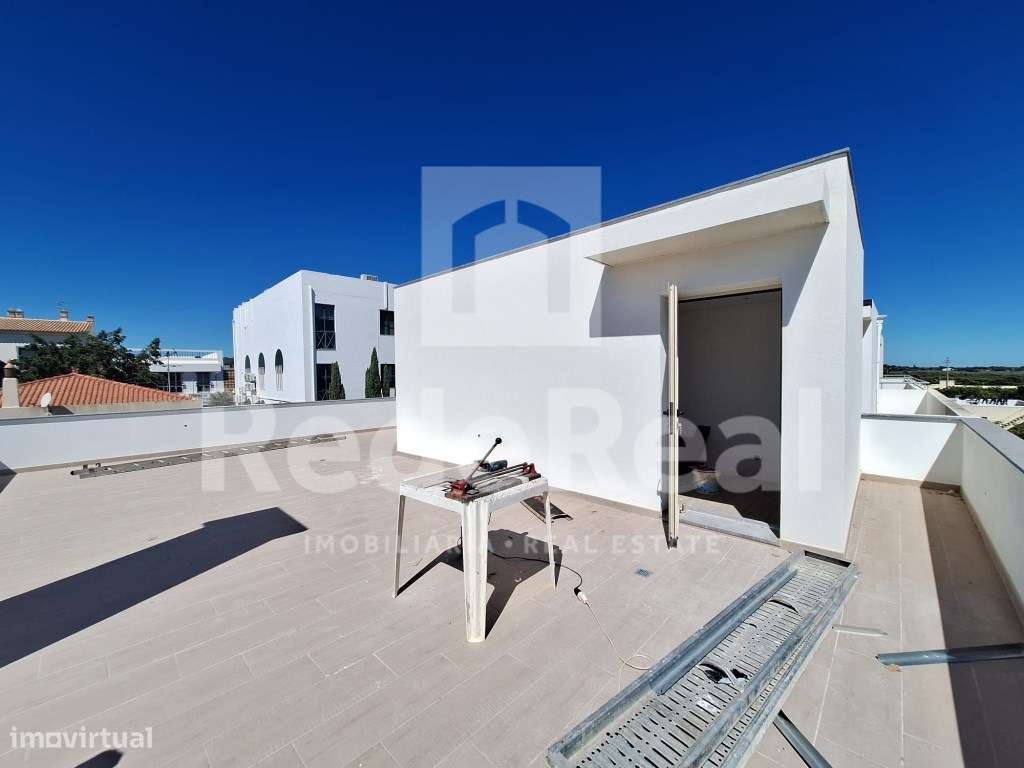 Moradia T3 em construção em Moncarapacho-20