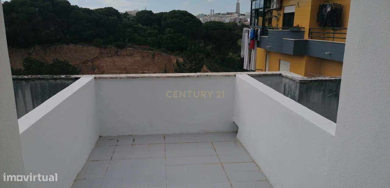 Apartamento de 4 Assoalhadas com Vista sobre o Parque da Paz situado n-18