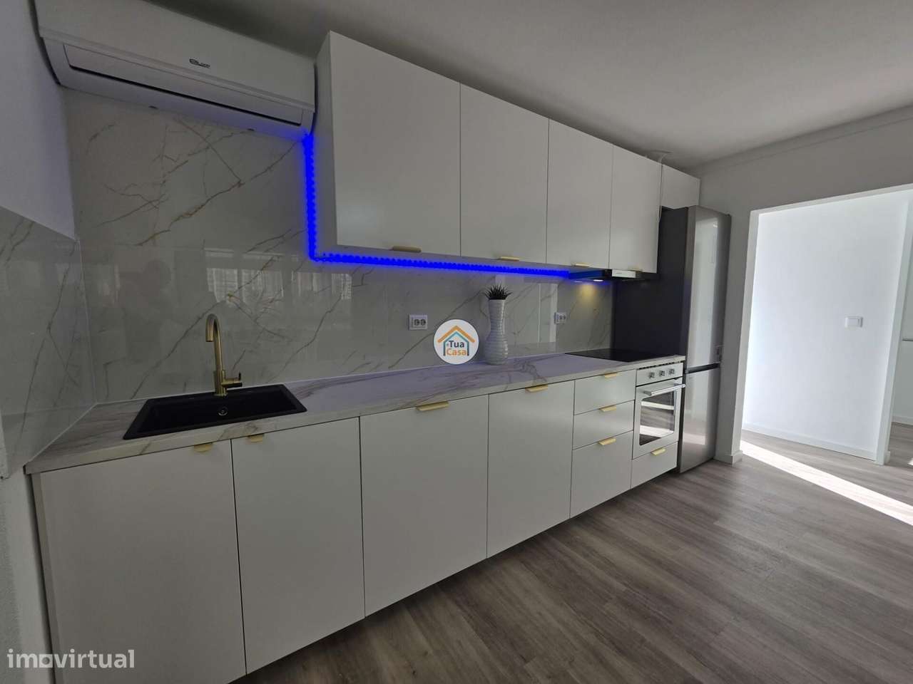 Apartamento T2+1 Renovado á 200 metros da praia de Quarteira-20