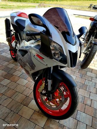 Aprilia RSV - 19