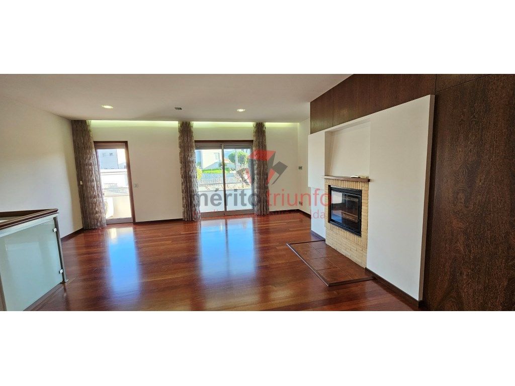 Excelente Andar Moradia T3 na Vila das Aves * Oferta Escr...