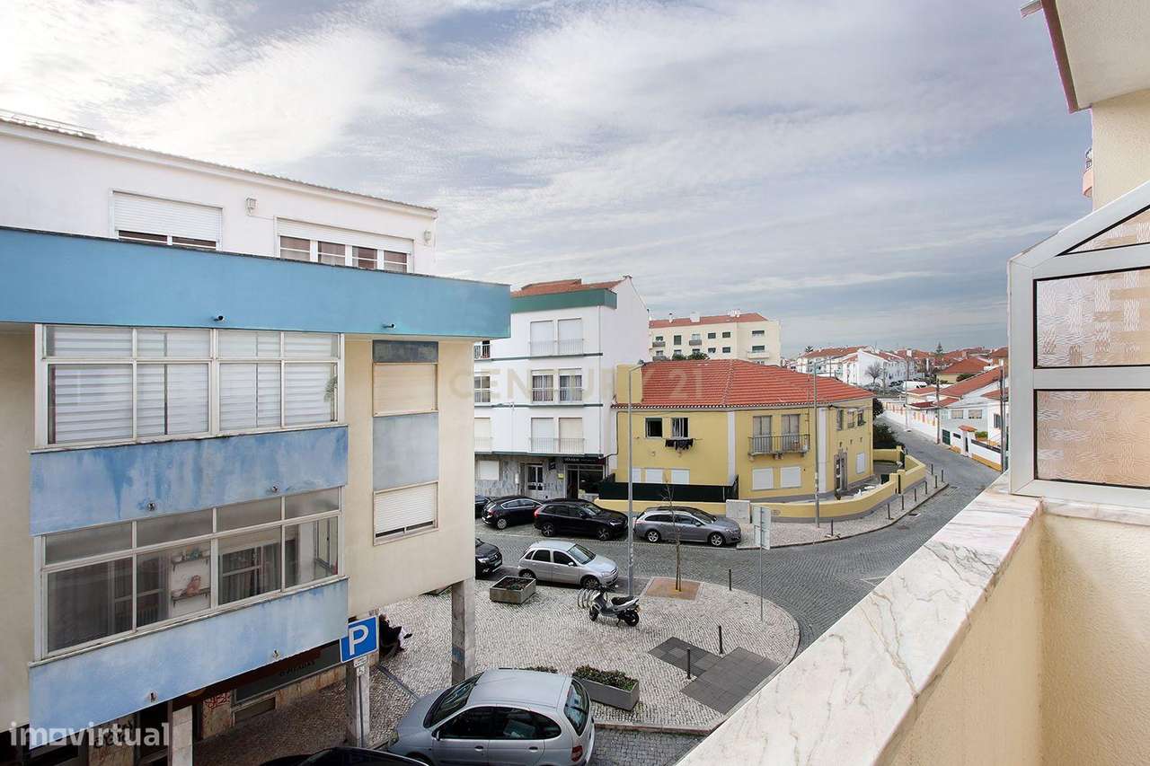 Apartamento T2 no Centro de Mem Martins-15