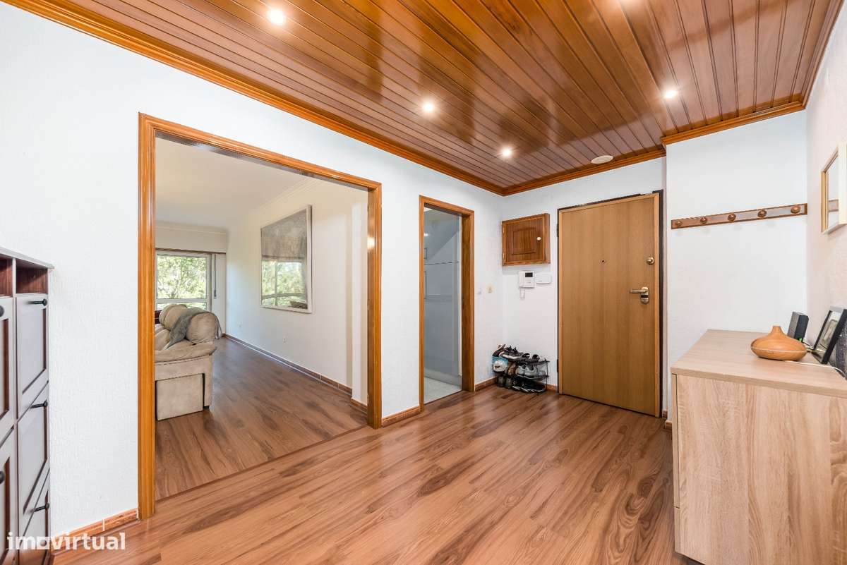 T2 Anta de Agualva | Varanda | Parqueamento | Arrecadação-10