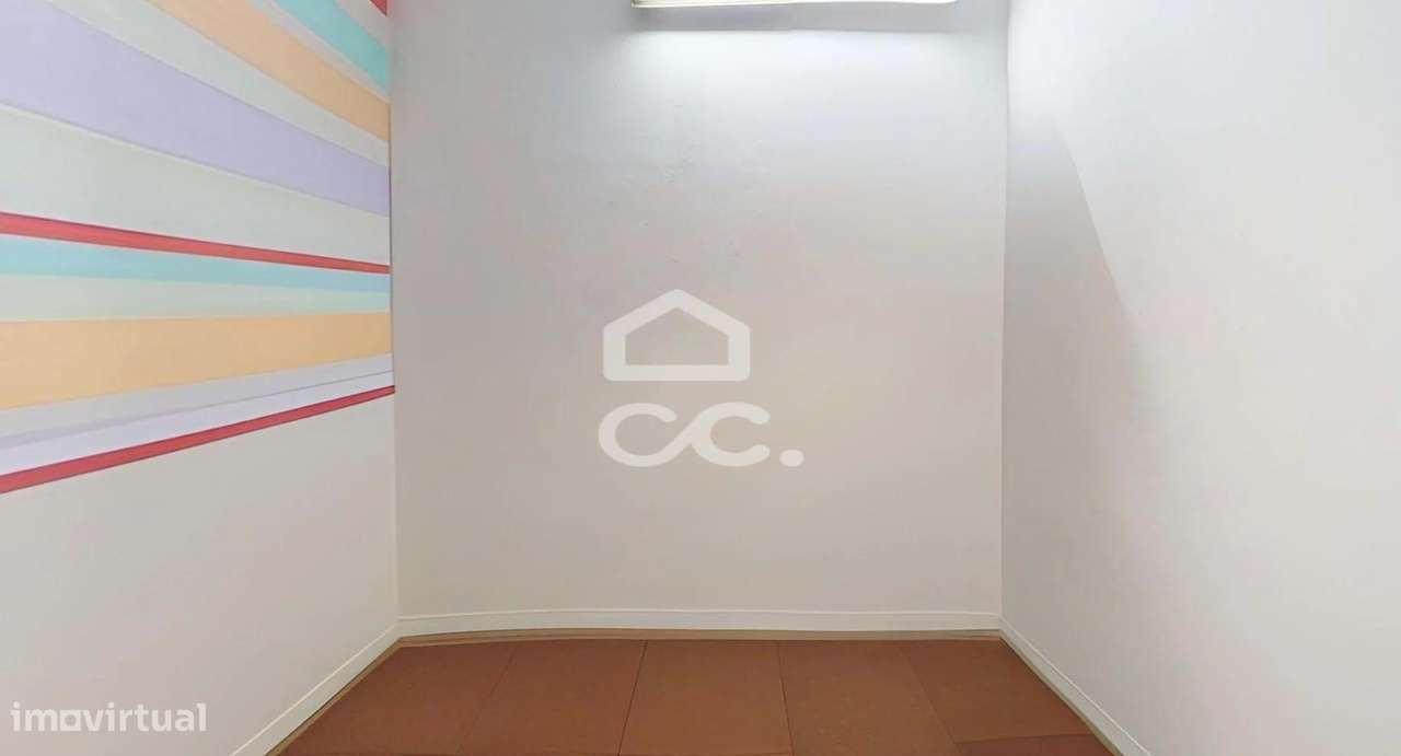 Espaço Comercial de 86,85 m² para Investimento | Centro Histórico de É - Grande imagem: 5/27