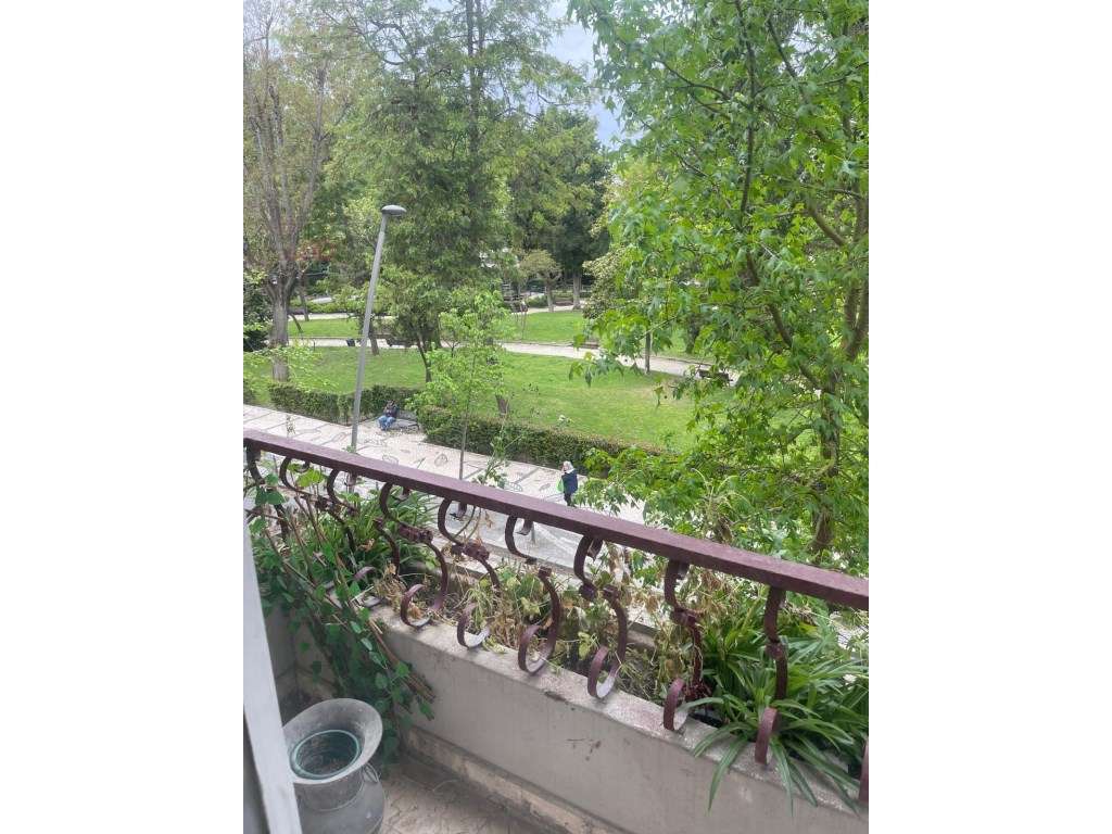 Apartamento T3 para venda no centro do Barreiro-0