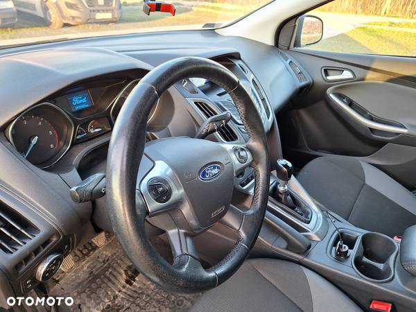 Ford Focus - 8