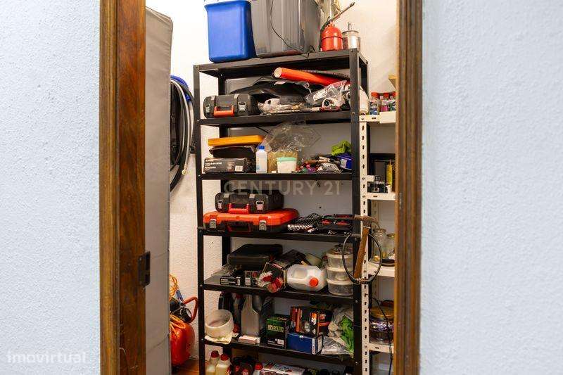 Apartamento T2 C/ elevador - Condomínio Fechado em Mina de Água, Amado-25