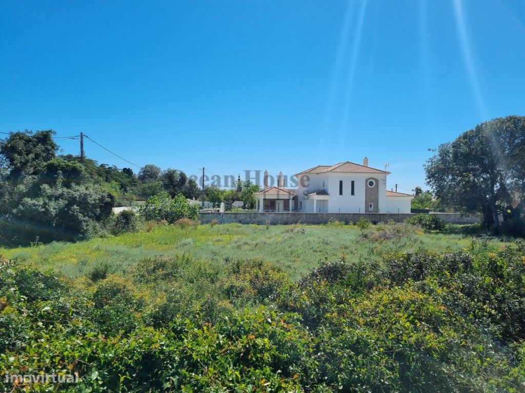 Excelente terreno para construção de 8 moradias com vista...