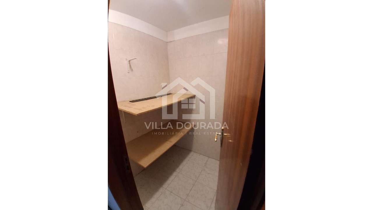 Apartamento T3 em Baguim Do Monte --11