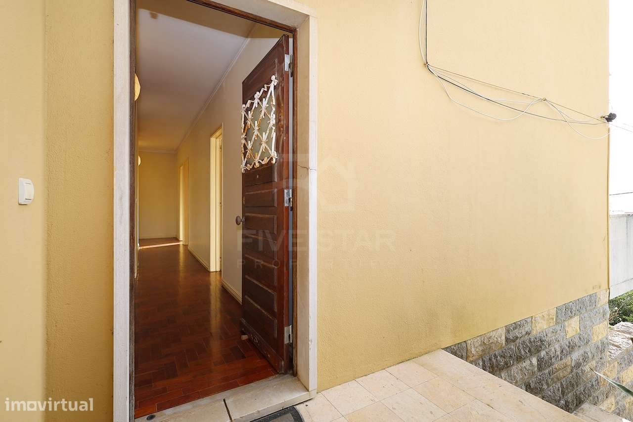 T4 Duplex - Parede - Vista Mar - Varanda - Garagem - Para Renovação-6