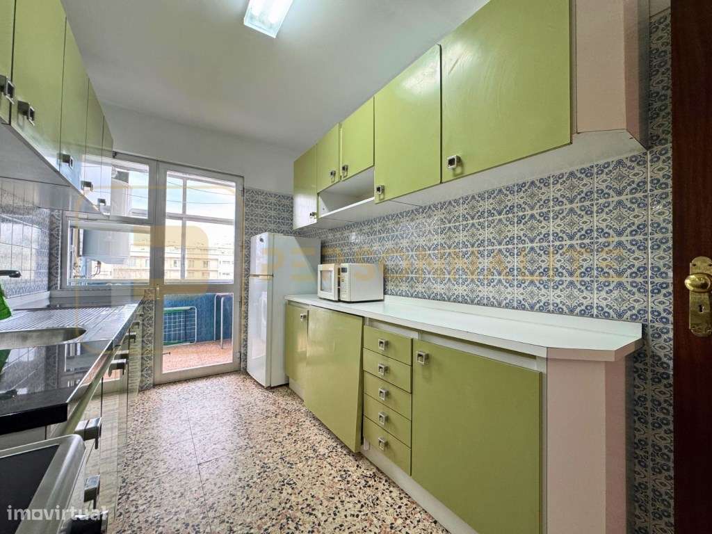 Apt. T3 mobilado e c/ estacionamento - Grande imagem: 5/18