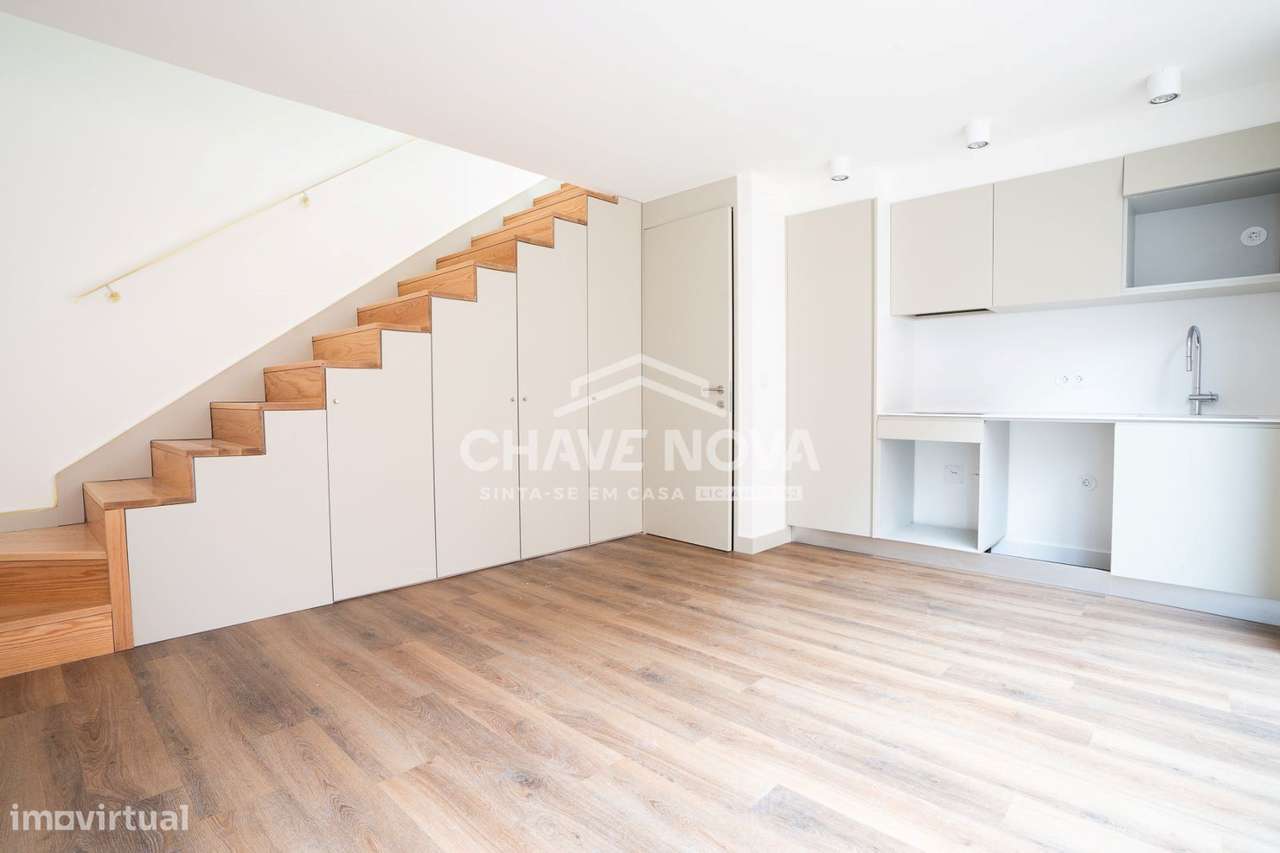 Vila T1 com jardim em Bonjardim - Grande imagem: 4/13