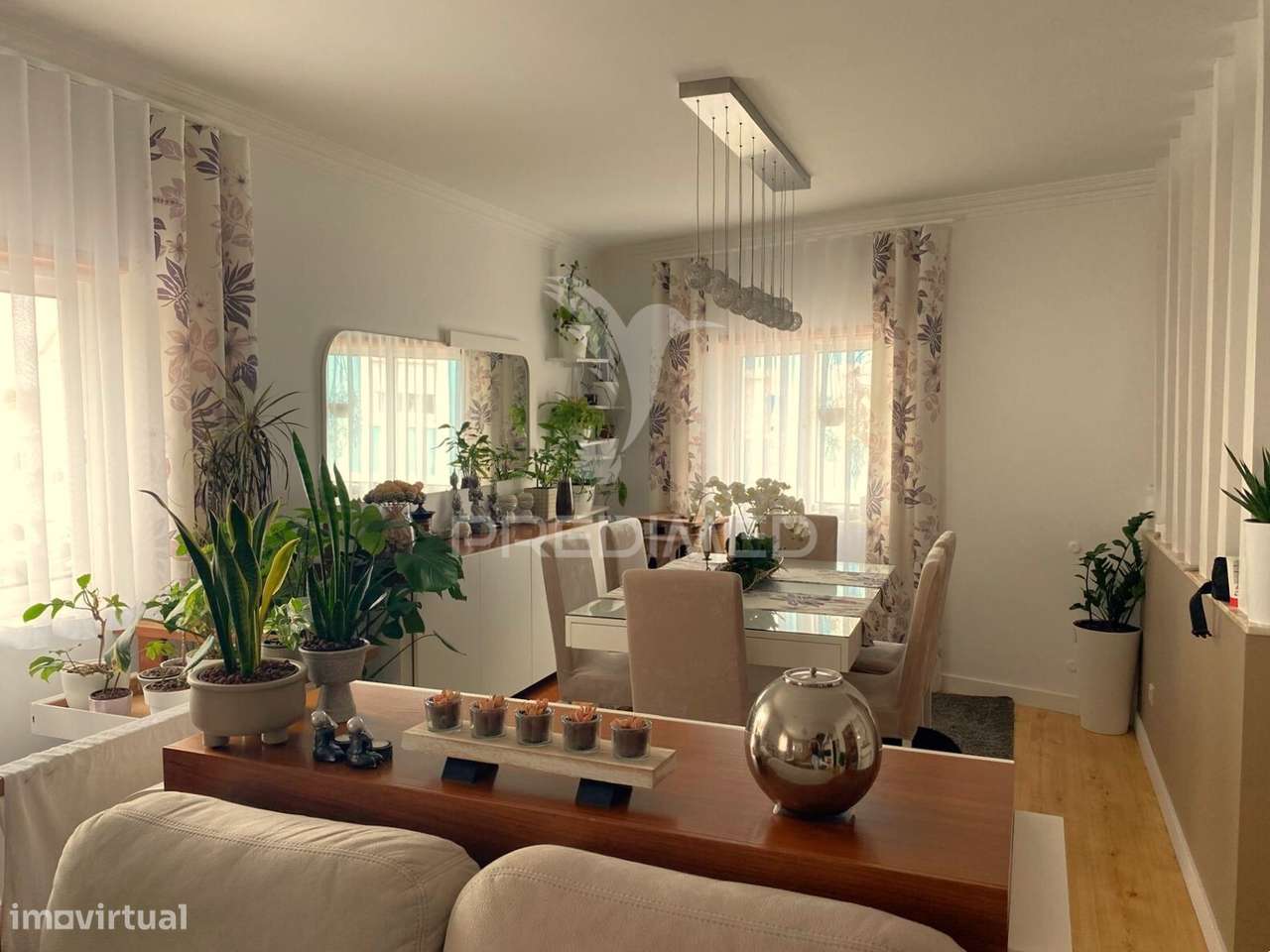 Moradia triplex com dois lugares de garagem - Grande imagem: 4/26