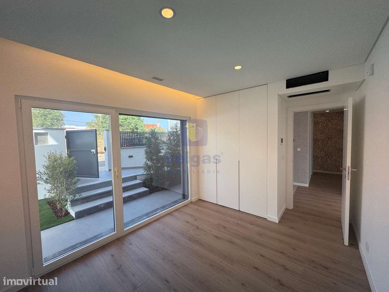 Moradia T4 C/ Piscina -  Bairro Primavera-32