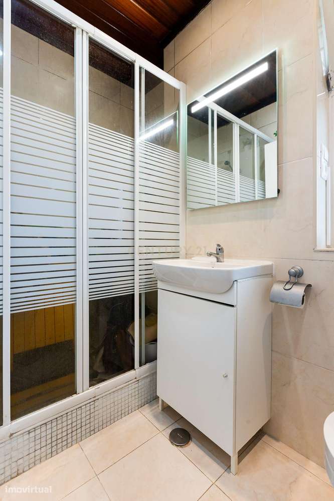 Apartamento T4 Remodelado Corroios-23