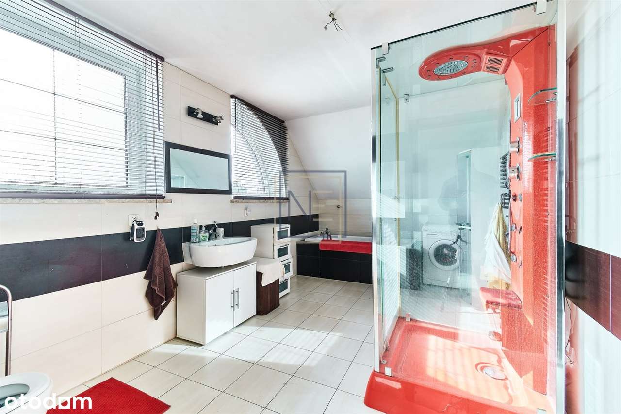 Piętrowy dom z piwnicą, tarsem i ogrodem pod lase-18