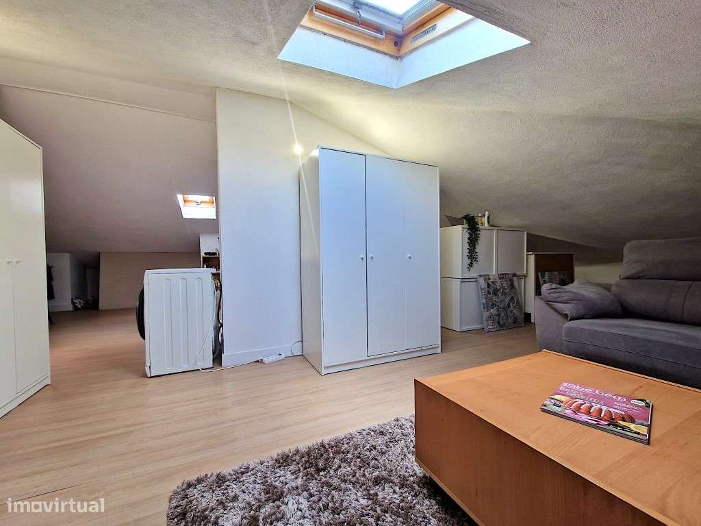 Apartamento T3 em Sesimbra com boas áreas-48