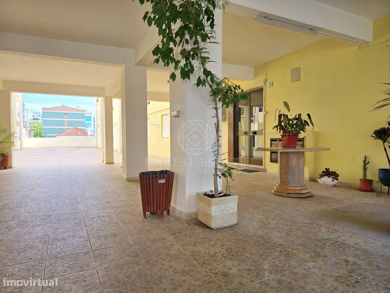 Apartamento T3 em Remodelação com Terraço de 80 m² e Parqueamento | Se-8