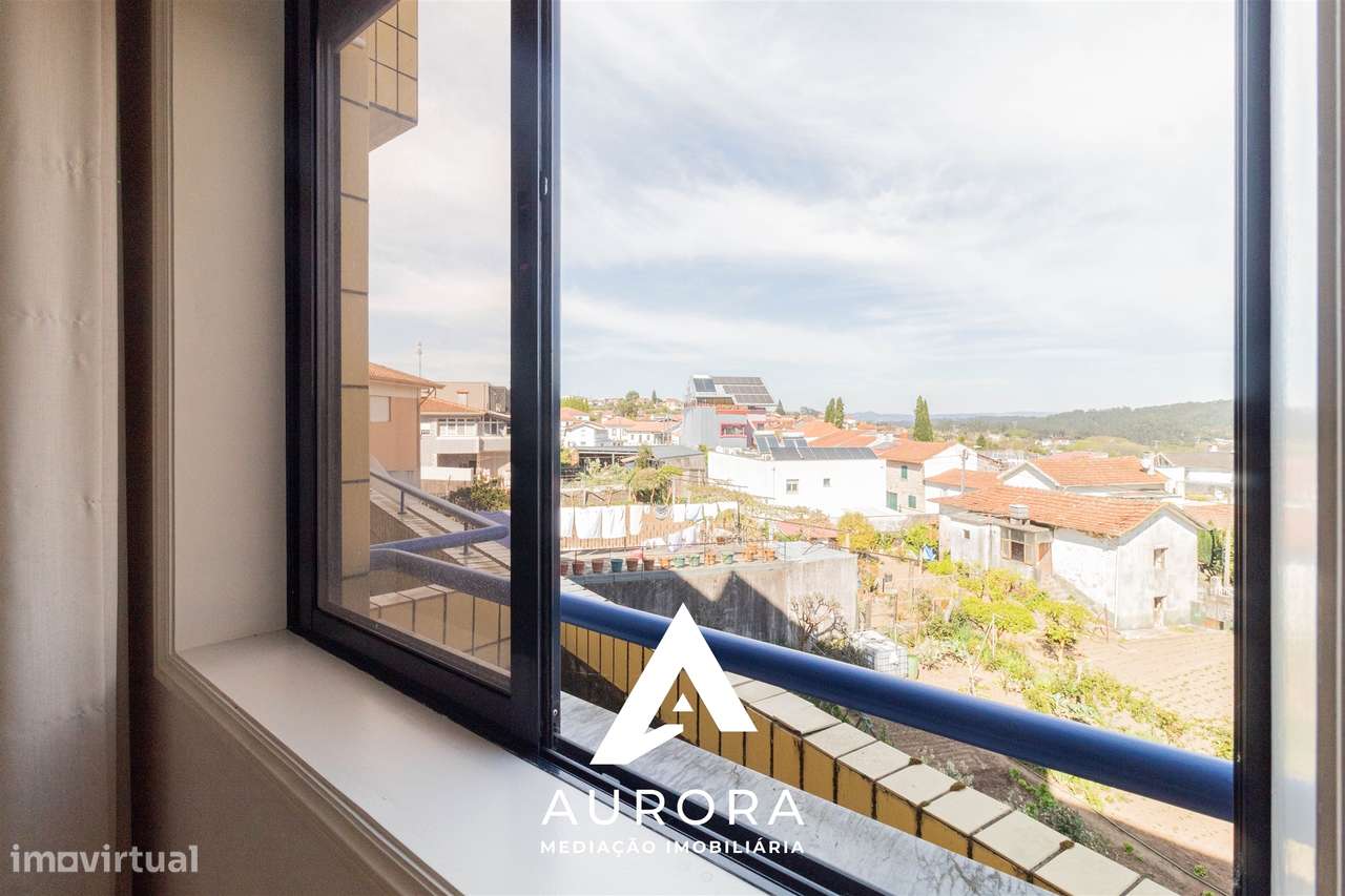 Apartamento T3 no centro de Fiães, Santa Maria da Feira, Renovado-36