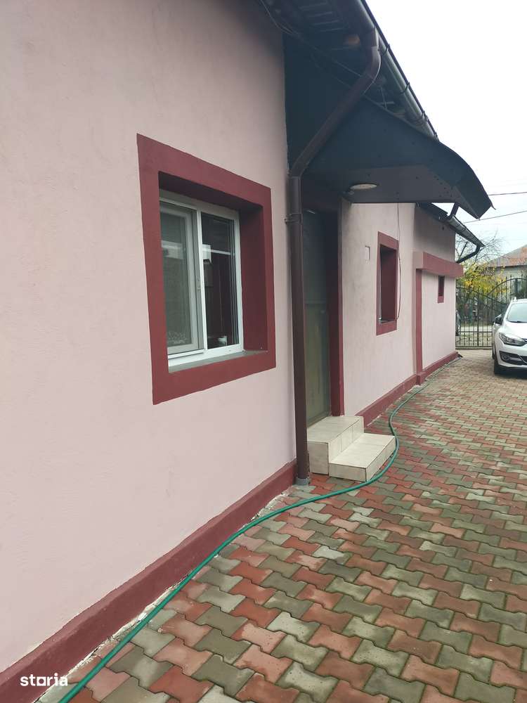 Casă de vânzare în Micești - Purcăreni, la doar 3 km de orașul Mioveni-0