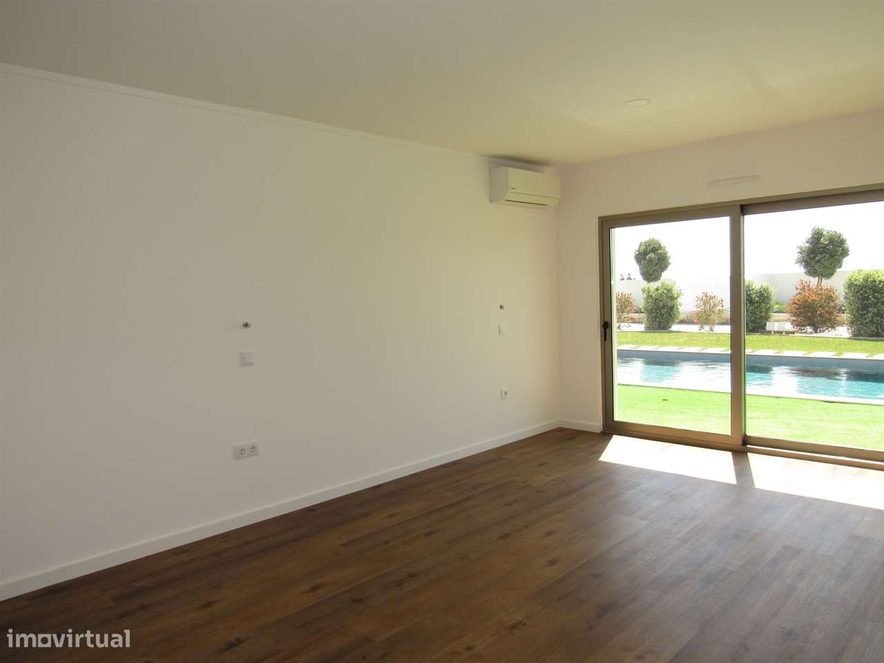 Moradia contemporânea 4 quartos a estrear-11