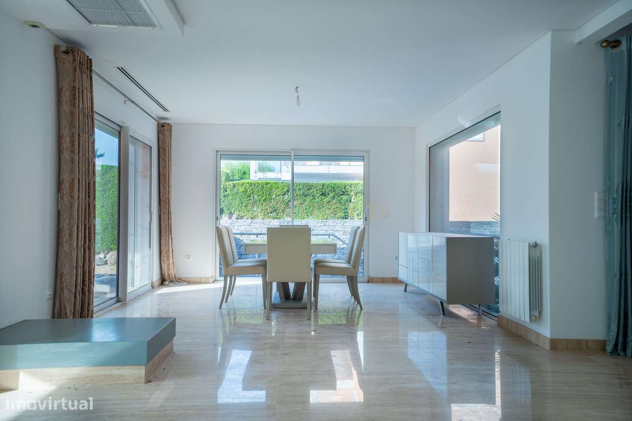 Moradia T4 com Piscina Privativa | Bicesse, Cascais-14