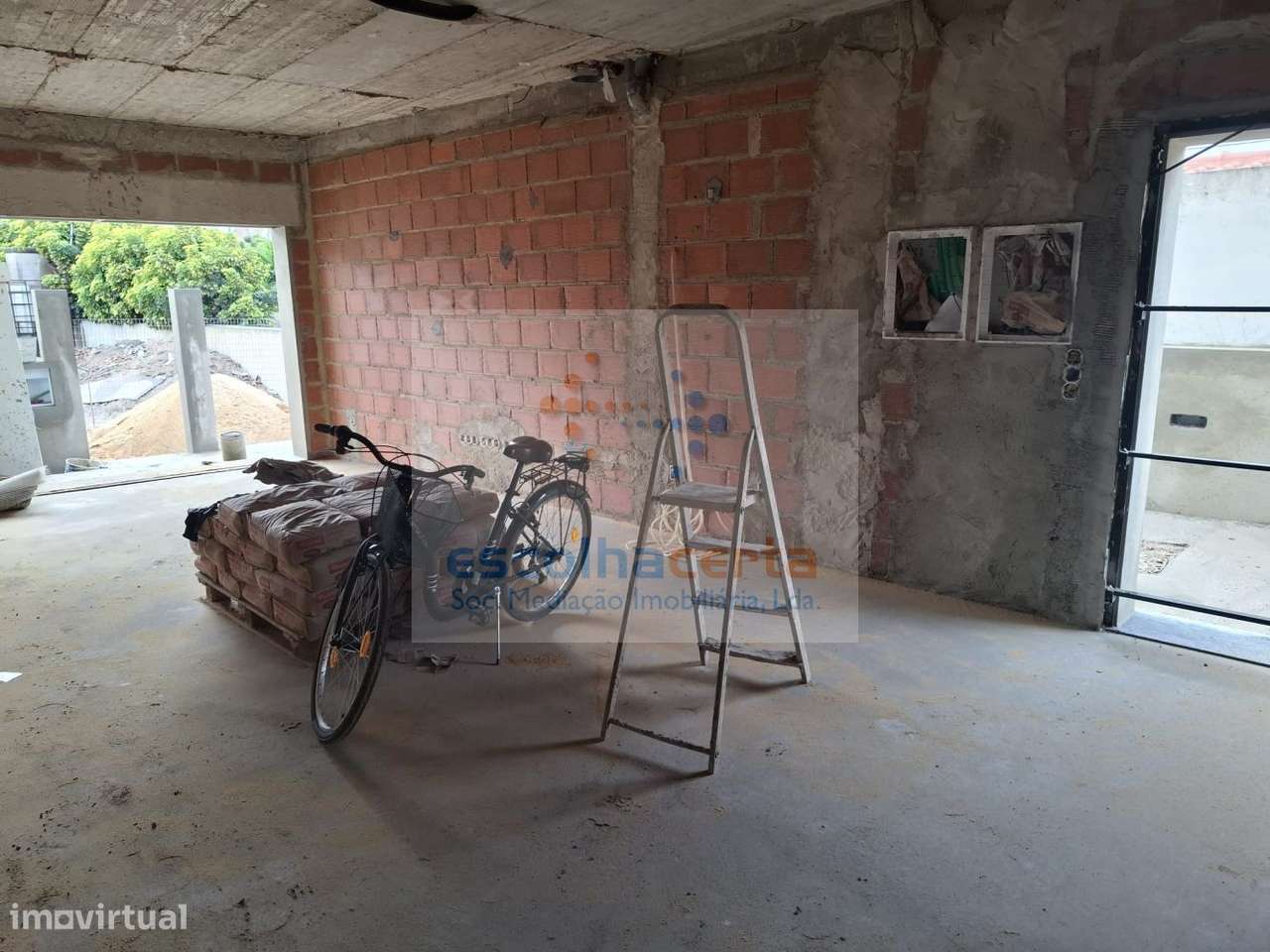 Moradia em Fernão Ferro - Grande imagem: 5/20