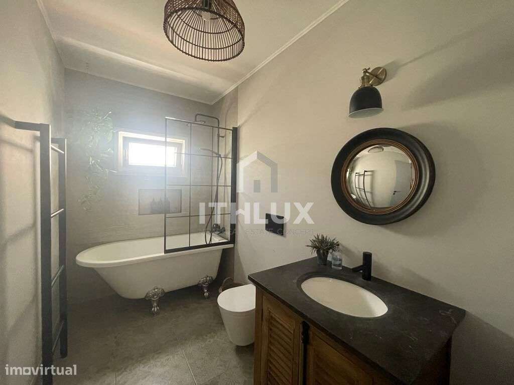 Villa de luxo impecavelmente apresentada com piscina e jardins em Tavi-31