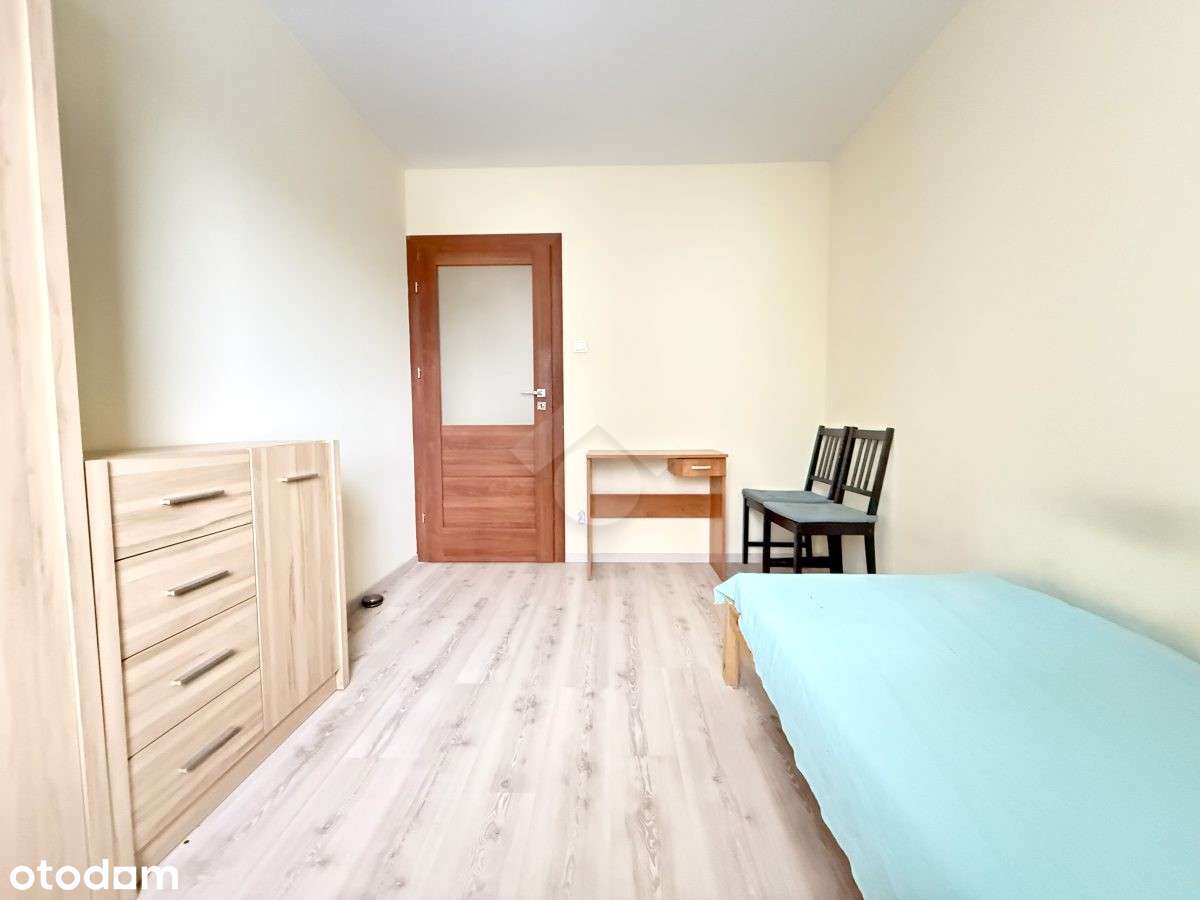 Przestronne 3- pokojowe mieszkanie z balkonem!-3