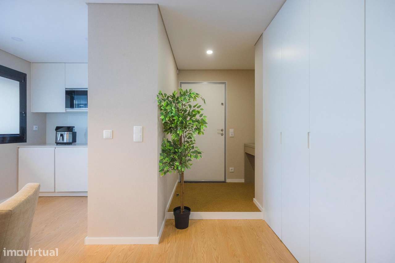 T1 Moderno e Luminoso com Metro Próximo e Acesso Rápido à Praia...-17