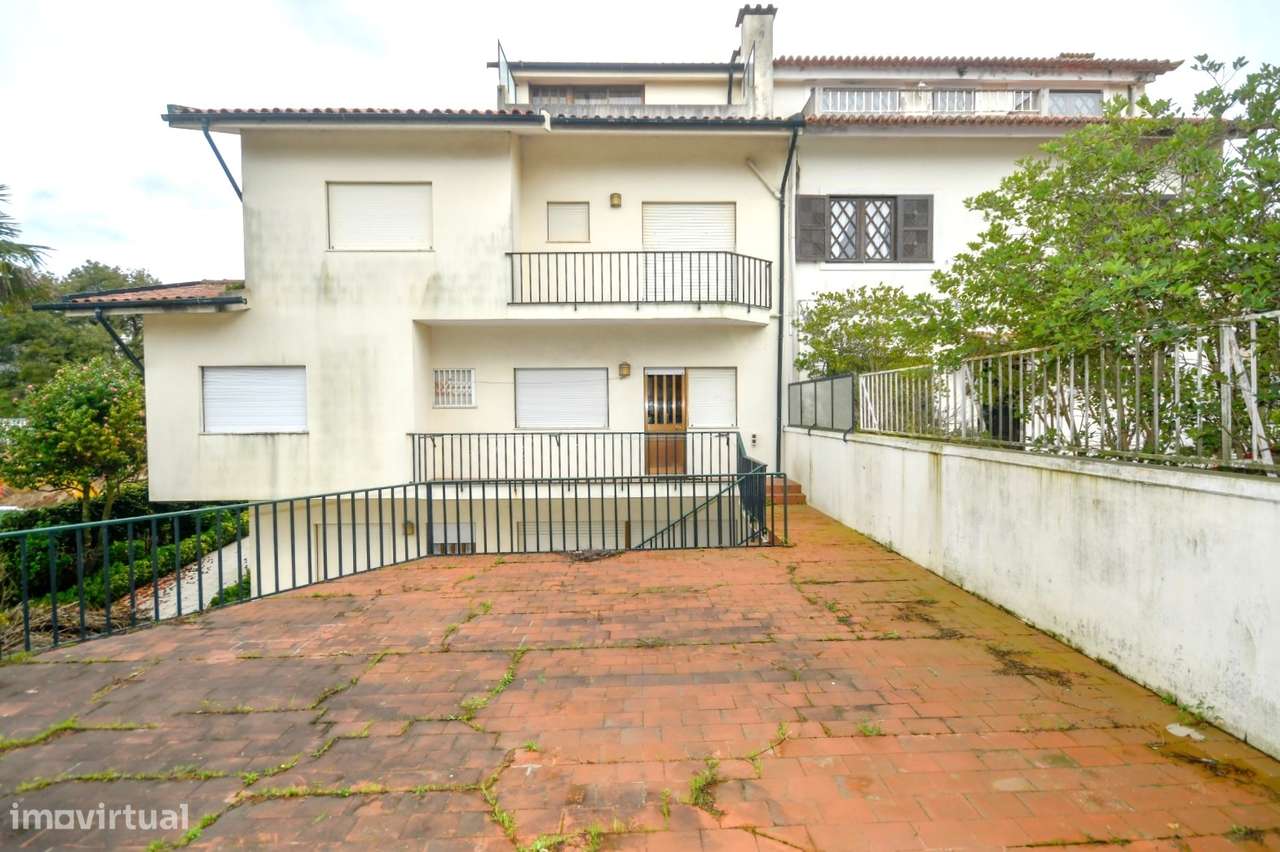 Moradia T7 na Foz | Jardim, Terraço, garagem e enorme potencial-6